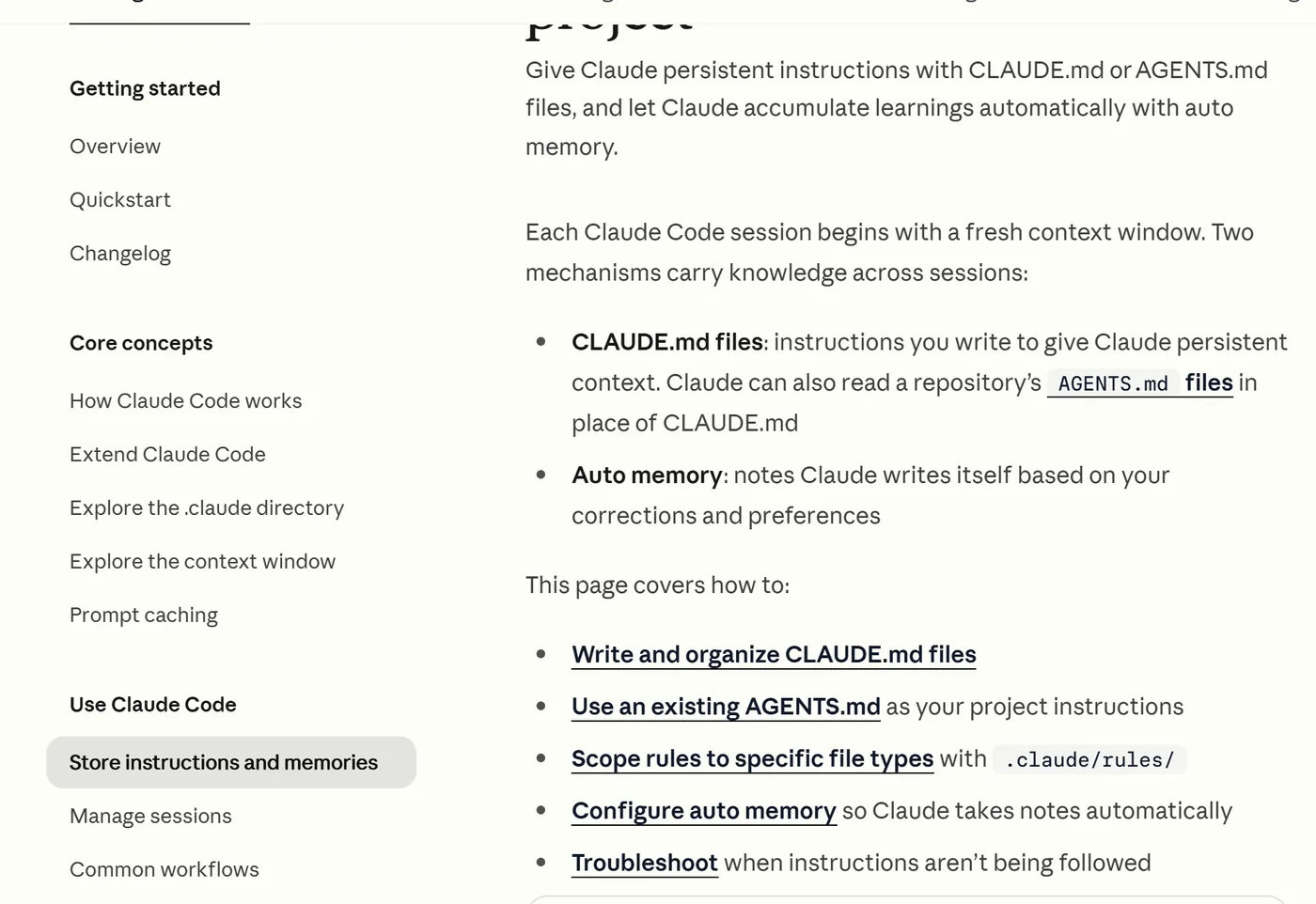 Page « How Claude remembers your project » de la doc de Claude Code : CLAUDE.md et mémoire automatique